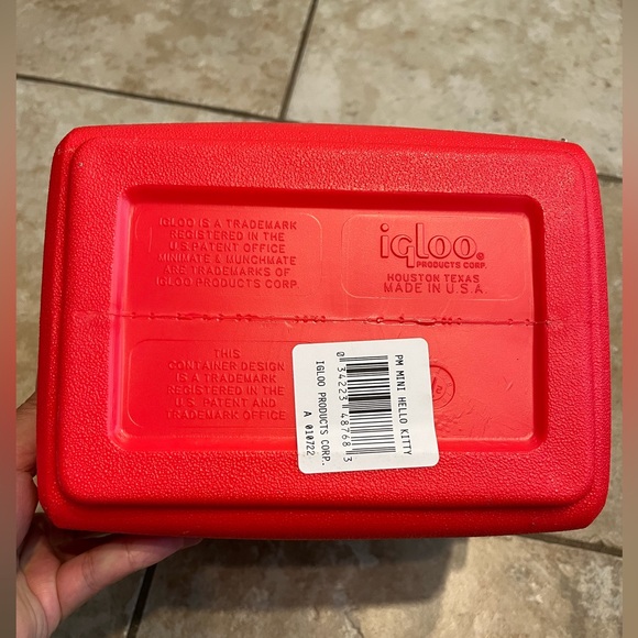 Hello Kitty Igloo Cooler Mini Playmate 4QT RED Lunch Picnic Limited Edition - Picture 6 of 8